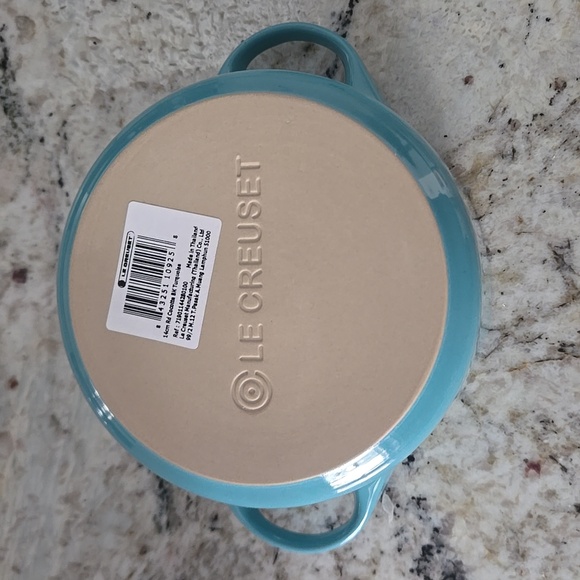Le Creuset Stoneware Casserole Dish 24 Oz NWT - Picture 7 of 10